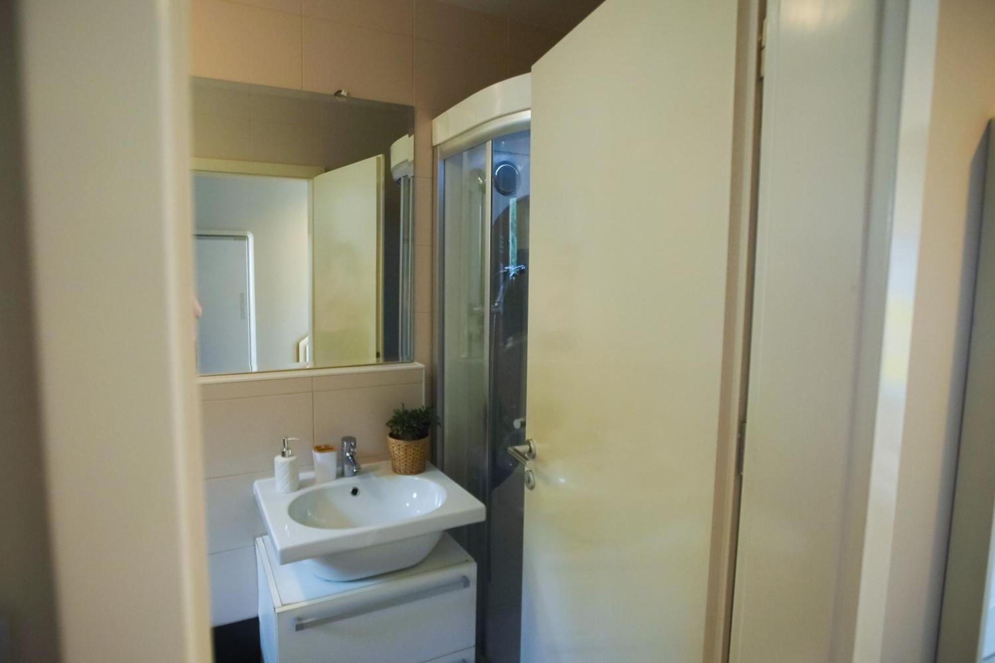 Elly Apartment Анкаран Екстериор снимка